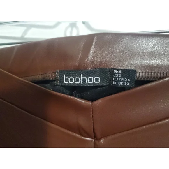 Boohoo Women's leather Brown Vegan Bootcut Pants Leg Slit Size (6) 33x25 - Picture 3 of 4